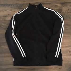 BLACK AND WHITE ZIP UP